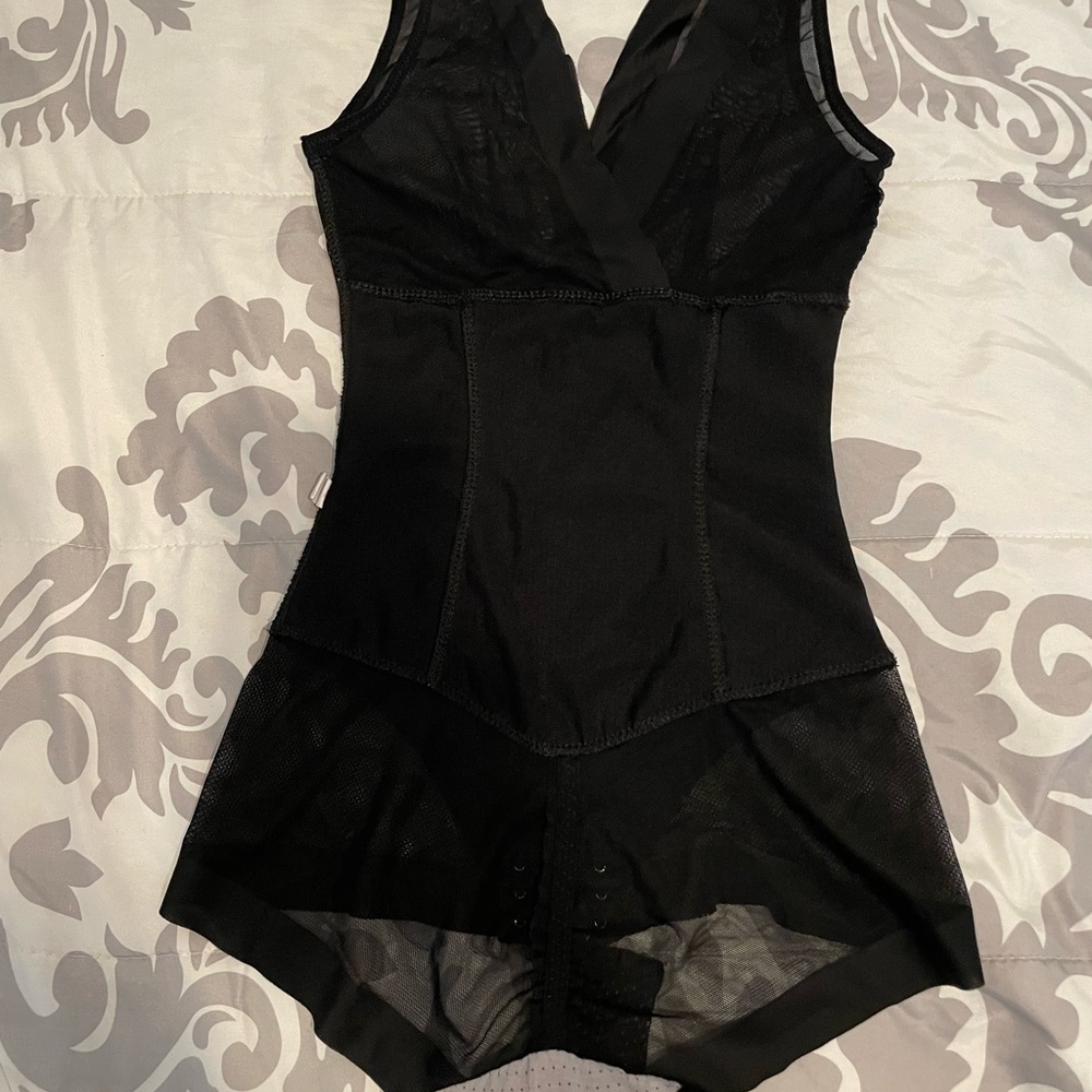 Seamless shorts shape wear